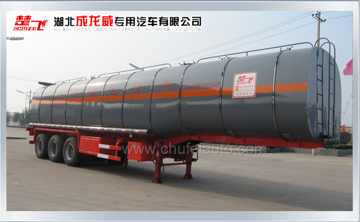 10.5米潤滑油運(yùn)輸半掛車