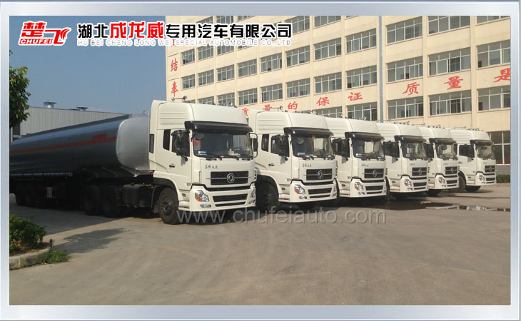 東風(fēng)天龍運(yùn)油半掛車