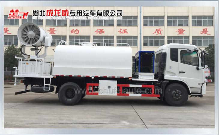 東風(fēng)天錦抑塵車(chē)