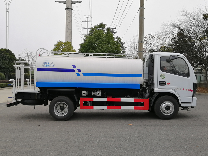 東風(fēng)4-5噸灑水車(chē)（熱銷(xiāo)）