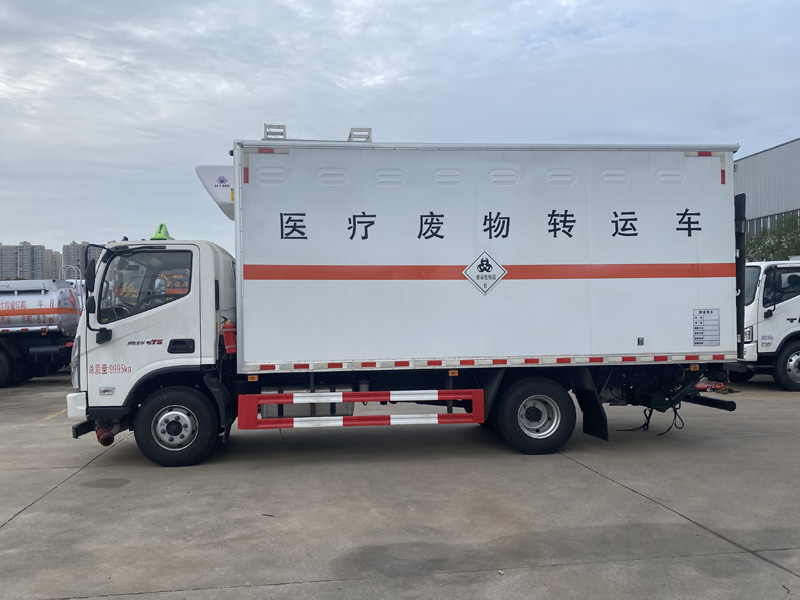福田奧鈴5.2米黃牌醫(yī)療轉(zhuǎn)運車