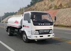 國(guó)四實(shí)施排放多功能綠化噴灑水車