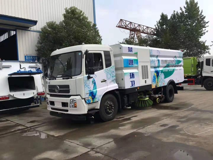 設(shè)計新穎的東風(fēng)高端天錦洗掃車發(fā)往云南景洪