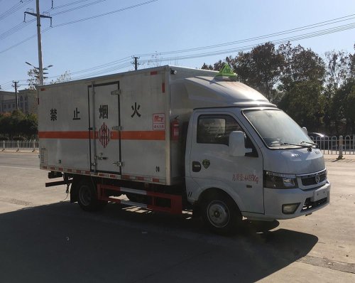 楚飛牌CLQ5040XRG6E型易燃固體廂式運(yùn)輸車