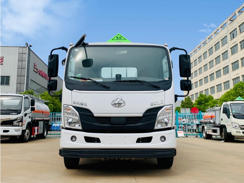 東風(fēng)柳汽5.2米L2氣瓶運(yùn)輸車