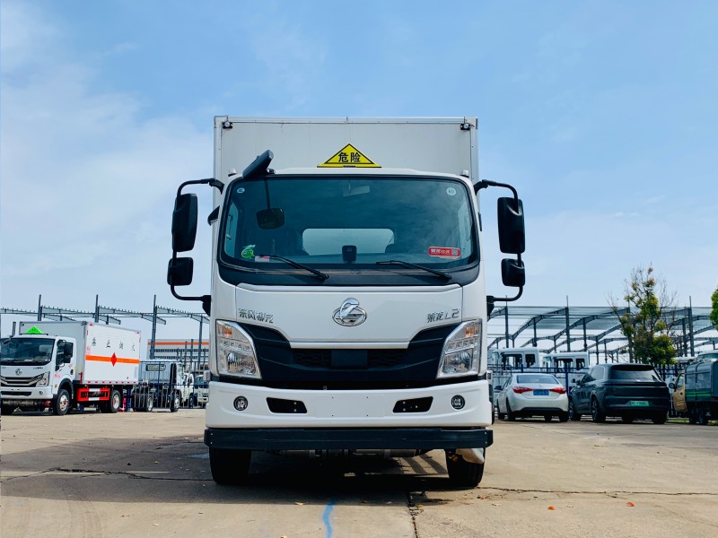 東風柳汽5.2米爆破器材運輸車